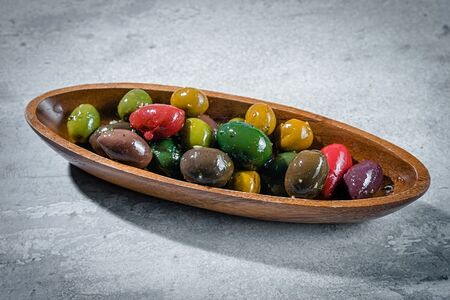 Ассорти итальянских маслин и оливок