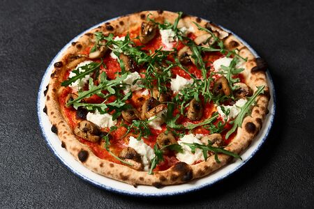 Пицца с грибами