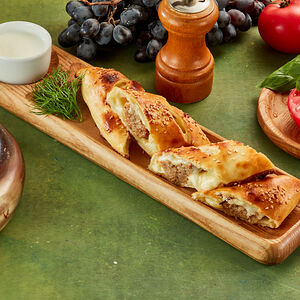 Люля-кебаб в тесте с сыром сулугуни