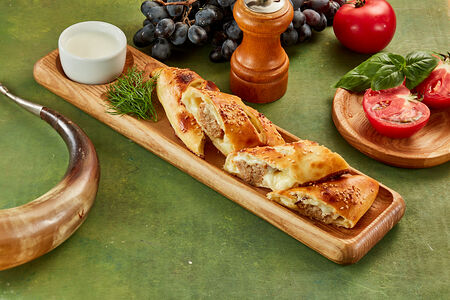 Люля-кебаб в тесте с сыром сулугуни