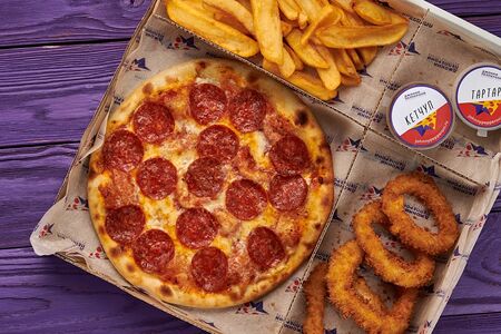 Комбо с пиццей и кольцами кальмаров