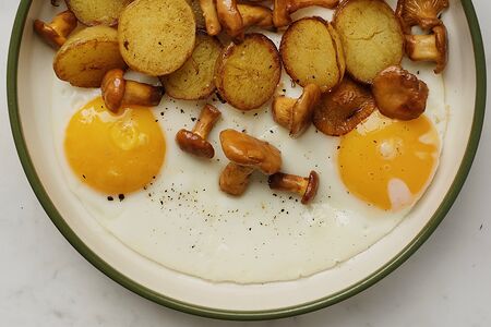 Глазунья с лисичками