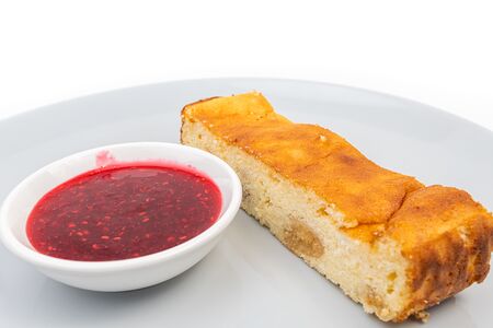 Запеканка творожная с курагой