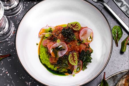 Тартар из тунца с гуакамоле