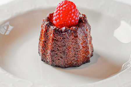 Каннеле с малиной