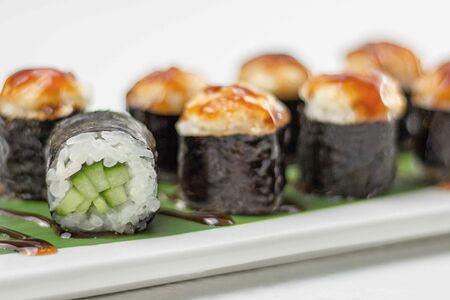 Запеченный маки с огурцом 8 шт