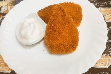 Котлета морковная со сметаной