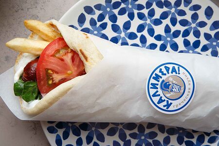 Гирос с колбаской Луканико