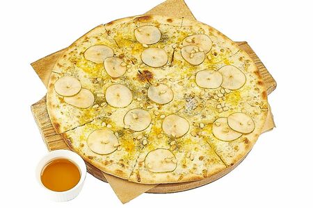 Пицца Четыре сыра с грушей