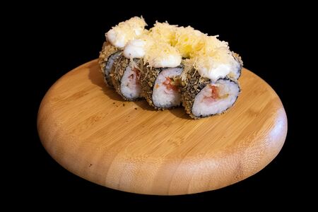 Горячий ролл Цезарь с беконом