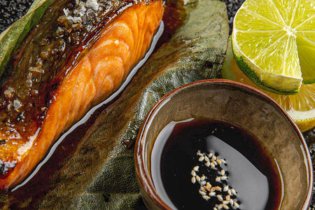 Лосось терияки с солью комбу