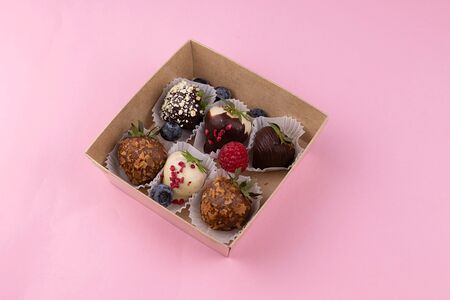 Клубника в шоколаде ассорти