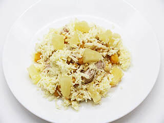 Салат Курица с ананасами