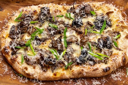 С древесными грибами и пармезаном