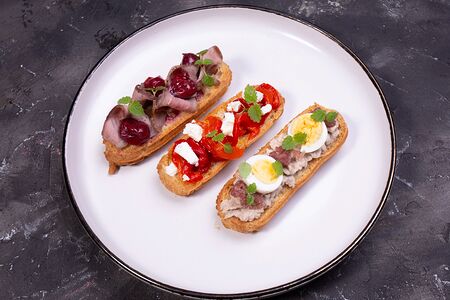 Сет мини-эклеров Франция