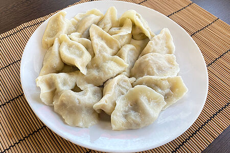 Пельмени с креветкой вареные