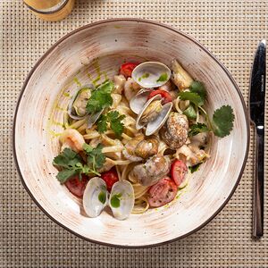 Паста с морепродуктами в кокосово-имбирном соусе