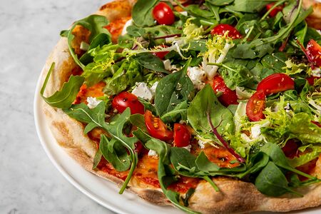 Пицца брынза и печеный перец