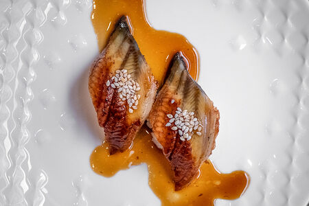 Суши Японский угорь