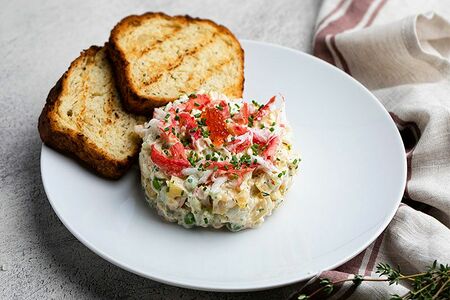 Оливье с камчатским крабом