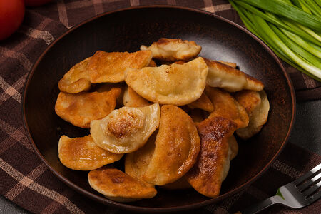 Пельмени жареные куриные ручной лепки