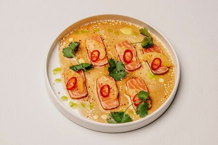 Татаки из лосося с апельсином