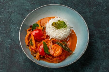 Тайский красный карри с креветками