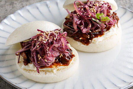 Бао с уткой конфи