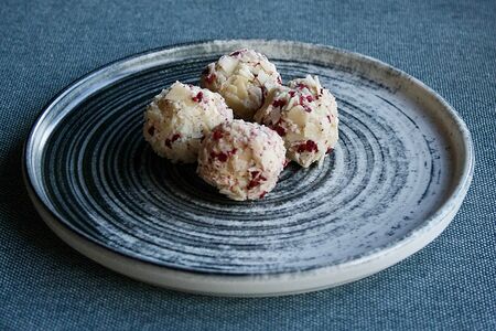 Конфета миндальная