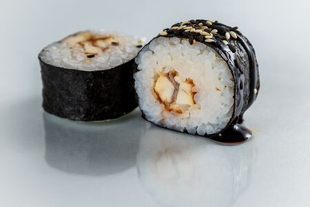 Ролл Унаги Маки