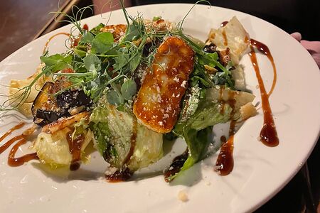 С баклажанами и жареным сыром