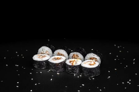 Маки с мидиями