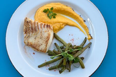 Филе палтуса с тыквенным пюре