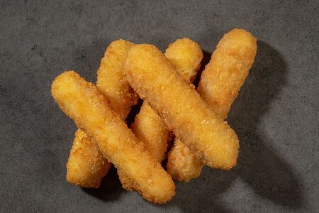 Сырные палочки с соусом