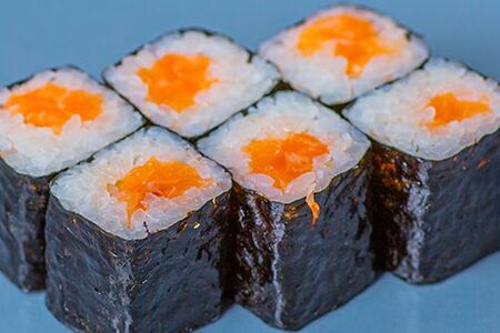 Ролл с лососем