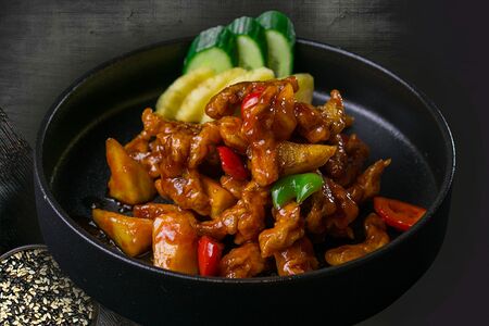 Свинина с ананасом в кисло-сладком соусе