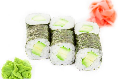 Ролл с авокадо