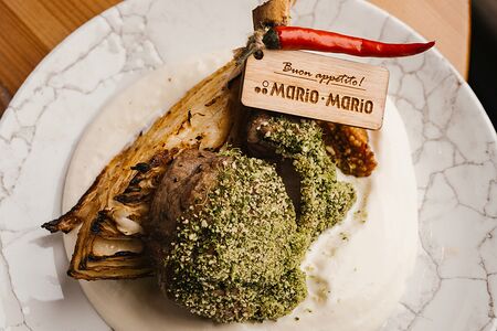 Корейка из теленка со стейком из капусты