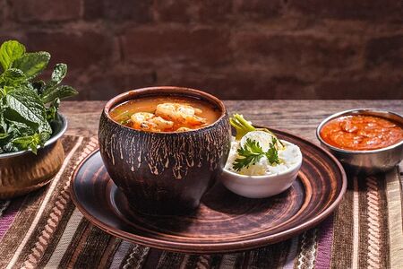 Том ям с морепродуктами