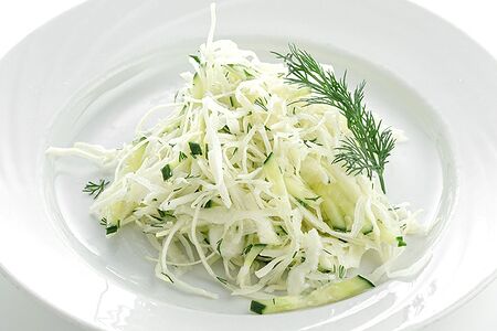 Салат с капустой и огурцом