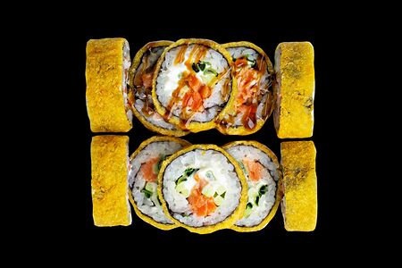 Горячий ролл с лососем