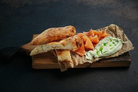 Лосось слабой соли с надуги