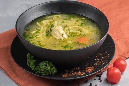 Куриный суп с лапшой