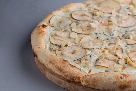 Груша и сыр голубой плесенью