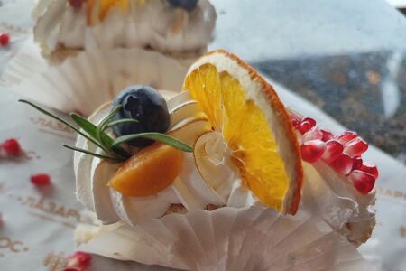 Пирожное Меренговый рулет