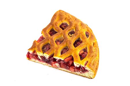 Пирог с яблоком и брусникой