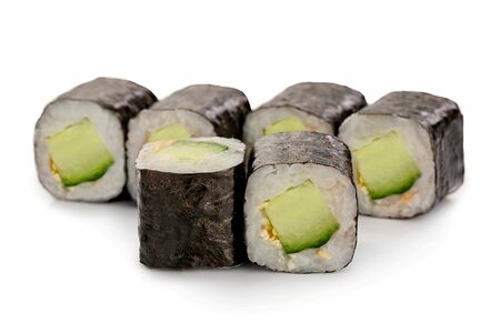 Мини-ролл с огурцом