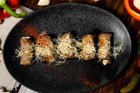 Рулетики из баклажанов