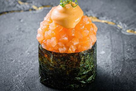 Гункан Лосось