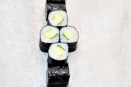 Ролл с огурцом